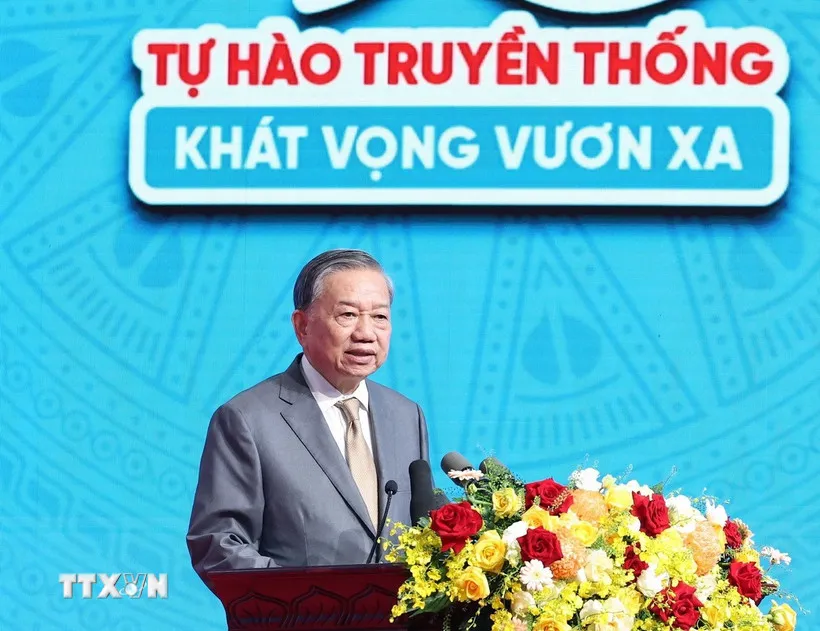 Tổng Bí thư mong muốn phụ nữ Việt Nam sẽ là "điểm tựa hạnh phúc"- Ảnh 2. Tổng Bí thư mong muốn phụ nữ Việt Nam sẽ là "điểm tựa hạnh phúc"- Ảnh 2.