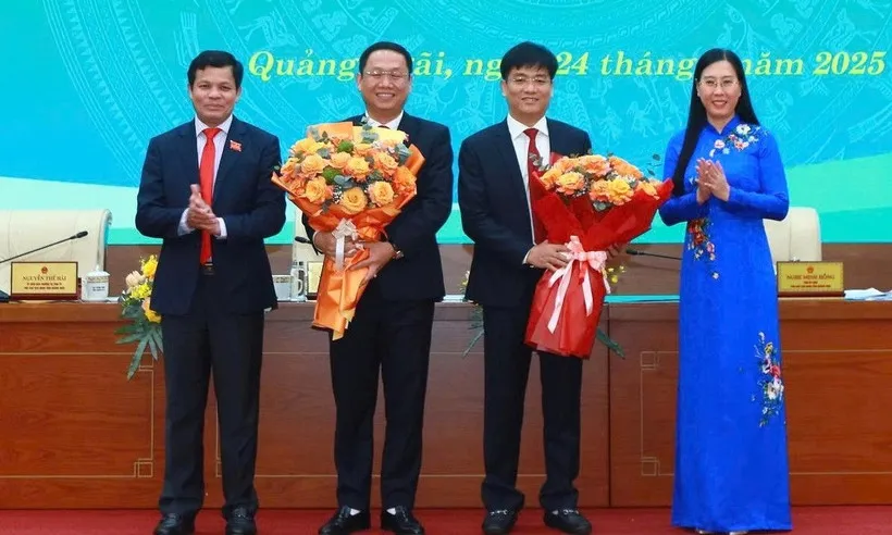 Phê chuẩn 2 Phó Chủ tịch UBND tỉnh Quảng Ngãi nhiệm kỳ 2021-2026 - Ảnh 1.