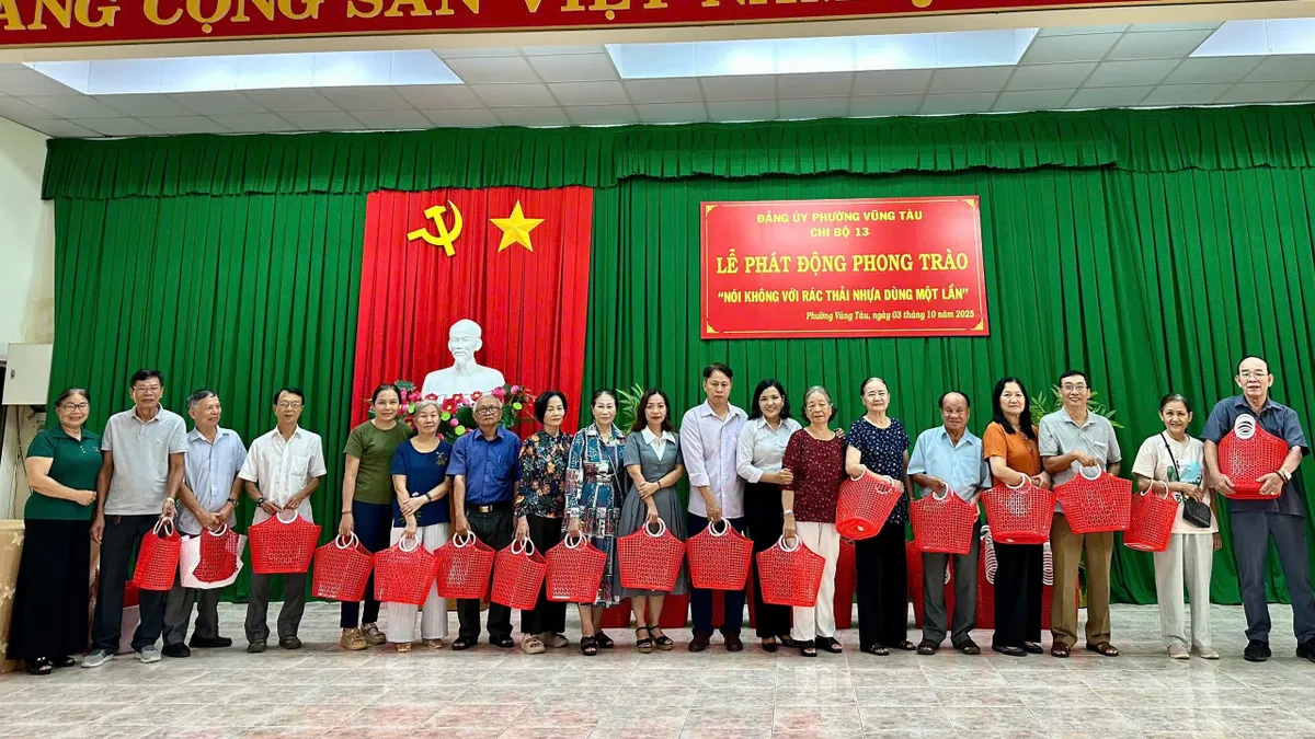 TP Hồ Chí Minh: Phường Vũng Tàu “Nói không với rác thải nhựa”  - Ảnh 1.