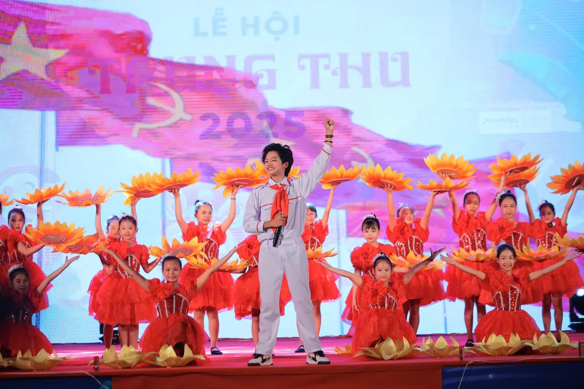 Rộn ràng Tết Trung thu truyền thống giữa lòng Hà Nội - Ảnh 2.