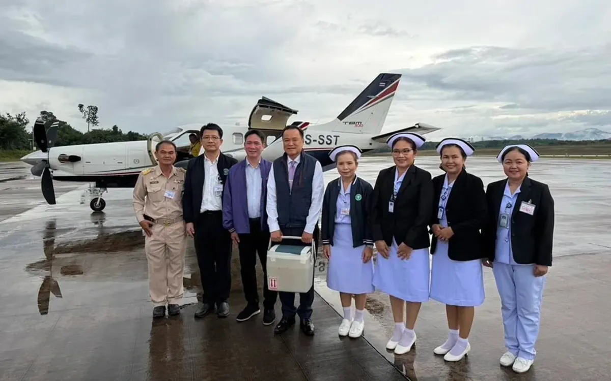 Thủ tướng Anutin sau khi hoàn thành chuyến bay chở nội tạng hiến tặng cứu sống 7 người, ngày 30/9/2025 (Ảnh: Facebook) Thủ tướng Anutin sau khi hoàn thành chuyến bay chở nội tạng hiến tặng cứu sống 7 người, ngày 30/9/2025 (Ảnh: Facebook)