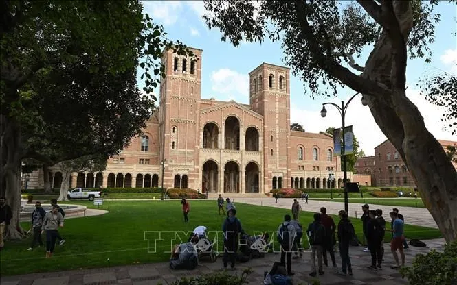 Sinh viên tại trường Đại học California ở Los Angeles, California, Mỹ (Ảnh tư liệu: AFP/TTXVN) Sinh viên tại trường Đại học California ở Los Angeles, California, Mỹ (Ảnh tư liệu: AFP/TTXVN)