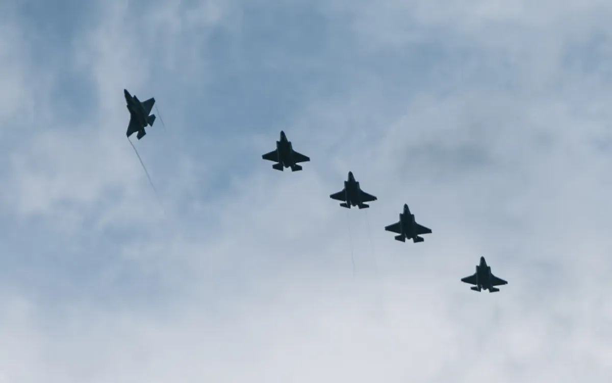 Máy bay chiến đấu F-35 của Mỹ chuẩn bị hạ cánh xuống Puerto Rico, ngày 13/9/2025 (Ảnh: USAF)