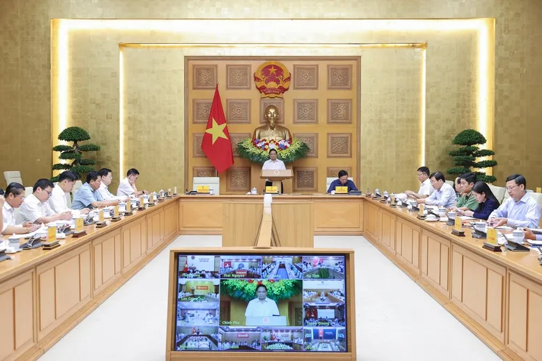 Thủ tướng: 9 nhiệm vụ cấp bách khắc phục hậu quả bão số 10 - Ảnh 1.