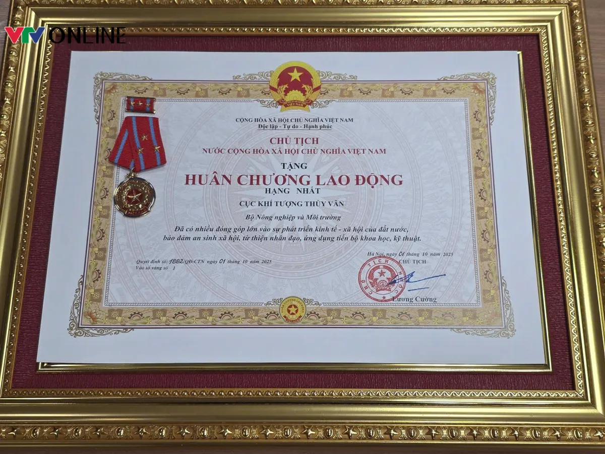 Huân chương Lao động Hạng Nhất - Dấu ấn lịch sử của ngành Khí tượng Thủy văn - Ảnh 1.