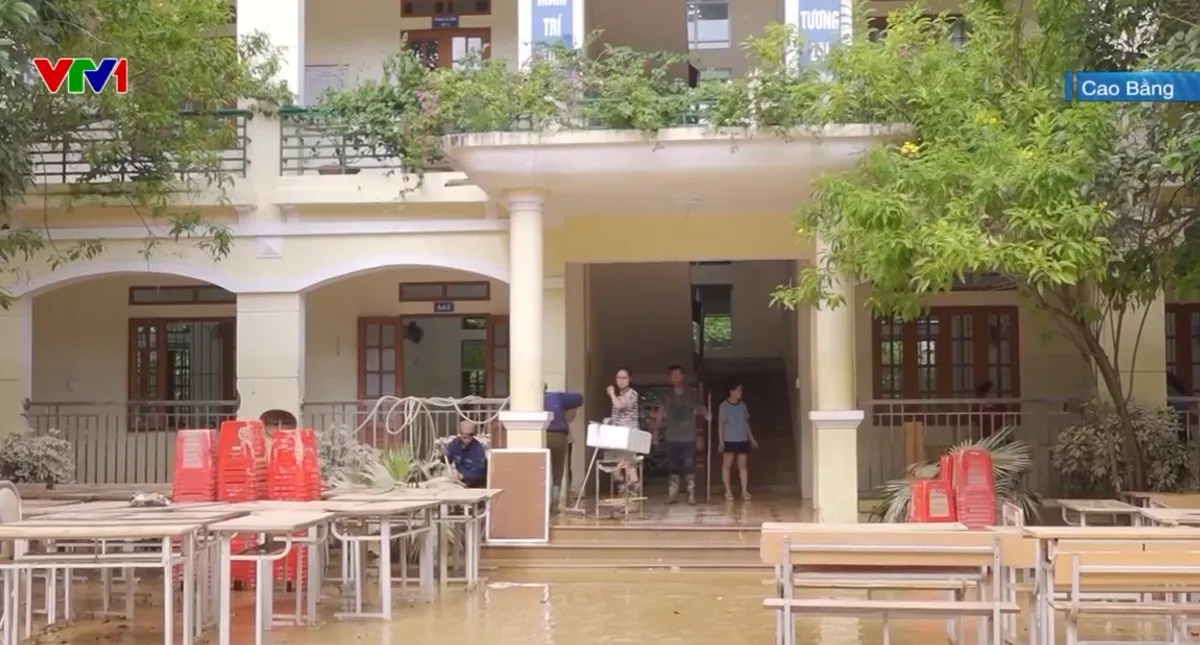 Các địa phương gấp rút khắc phục hậu quả bão số 10- Ảnh 2. Các địa phương gấp rút khắc phục hậu quả bão số 10- Ảnh 2.