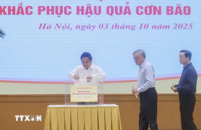 Thủ tướng Phạm Minh Chính và lãnh đạo Chính phủ ủng hộ đồng bào bị thiệt hại do bão lũ - Ảnh 1.