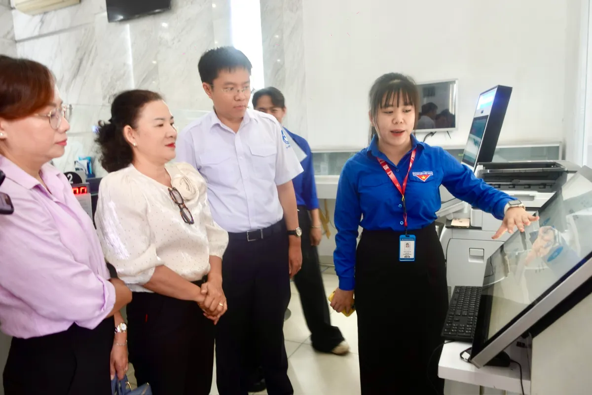 Sinh viên TP Hồ Chí Minh tham gia xây dựng chính quyền địa phương hai cấp - Ảnh 8.