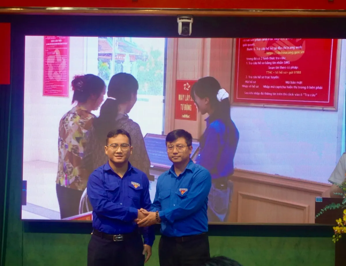 Sinh viên TP Hồ Chí Minh tham gia xây dựng chính quyền địa phương hai cấp - Ảnh 3.