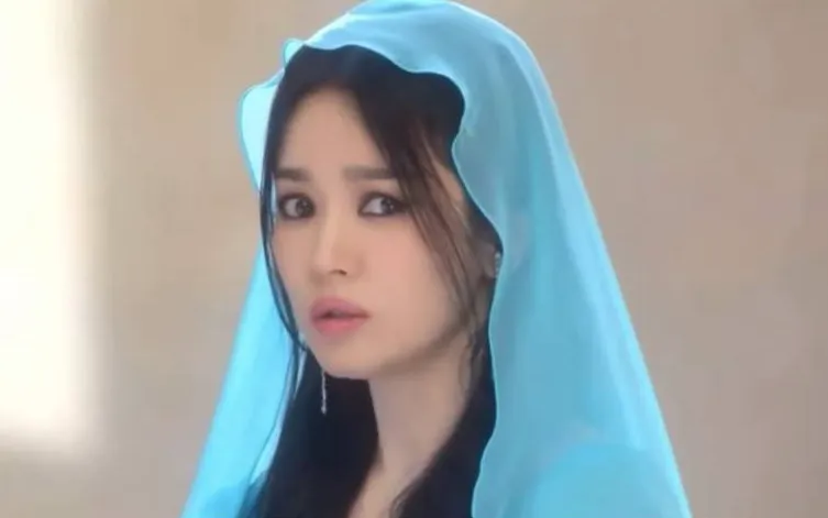 Một phân cảnh của phim có sự xuất hiện của Song Hye Kyo. (Ảnh chụp màn hình)