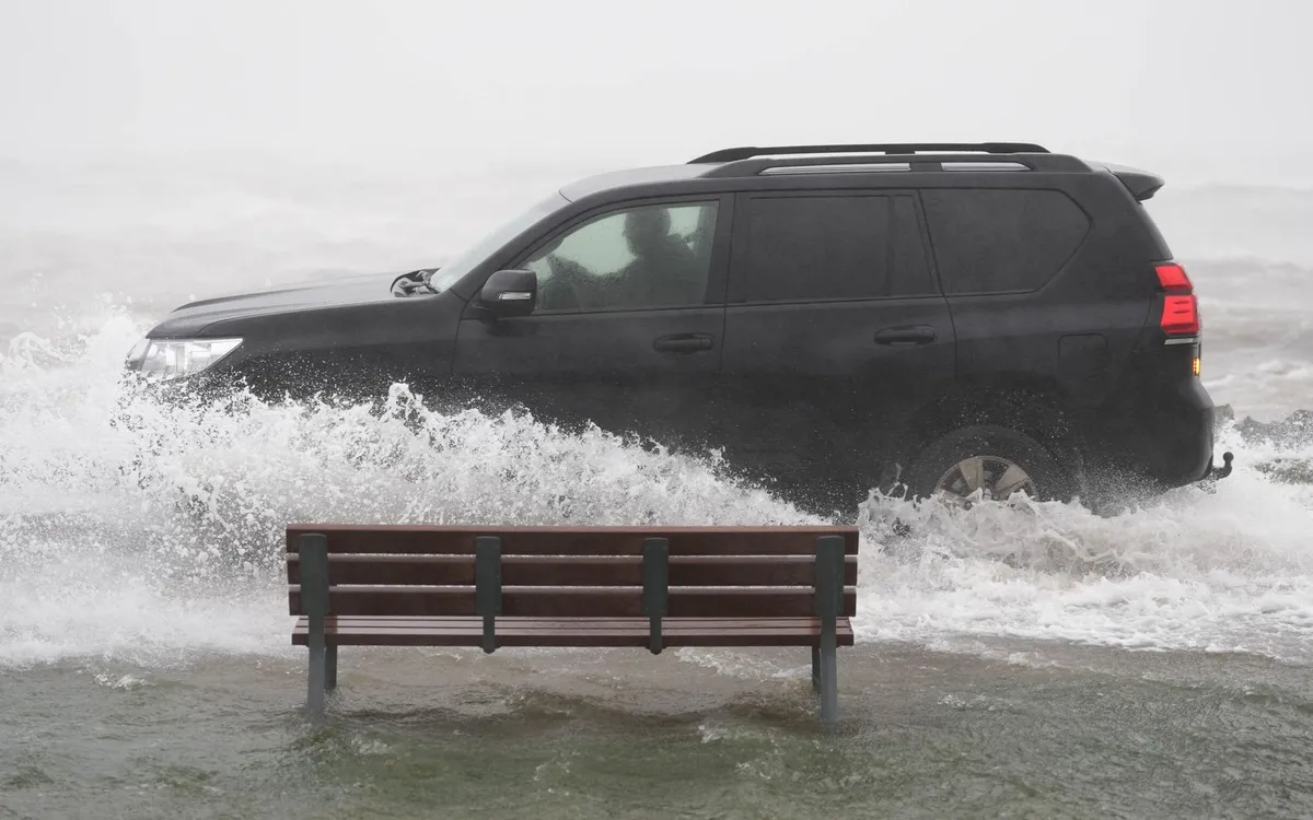 Một vùng nước lũ ở Galway, miền Tây Ireland do bão Amy, ngày 3/10/2025 (Ảnh: PA)