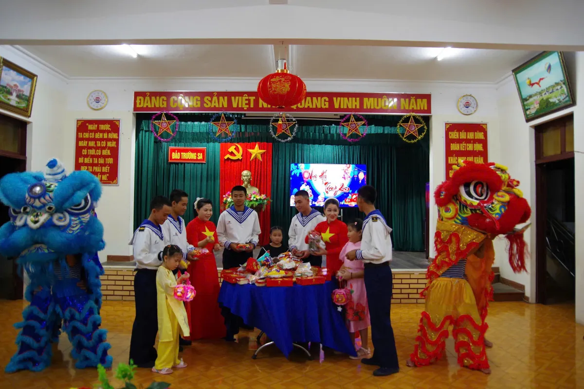 Trung thu ấm áp trên Đặc khu Trường Sa - Ảnh 5.
