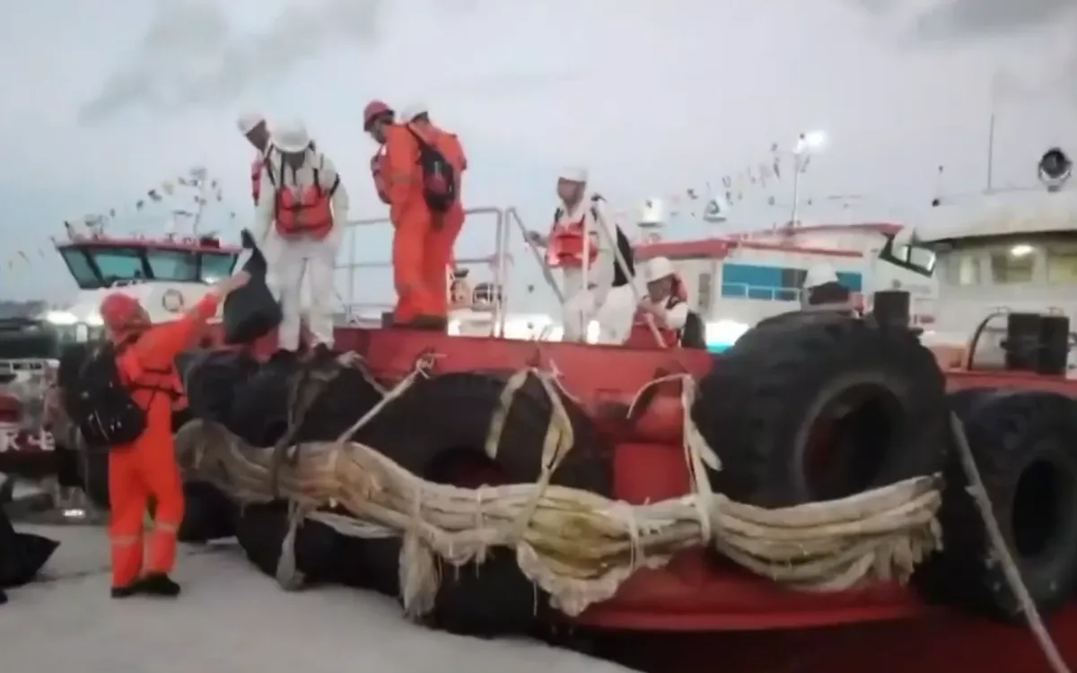 Nâng mức ứng phó khẩn cấp đối với bão Matmo- Ảnh 1. Nâng mức ứng phó khẩn cấp đối với bão Matmo- Ảnh 1.