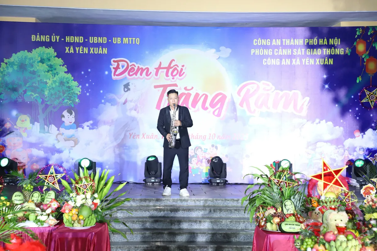 Lan tỏa thông điệp an toàn giao thông tại "Đêm hội trăng rằm" xã Yên Xuân (Hà Nội) - Ảnh 11.