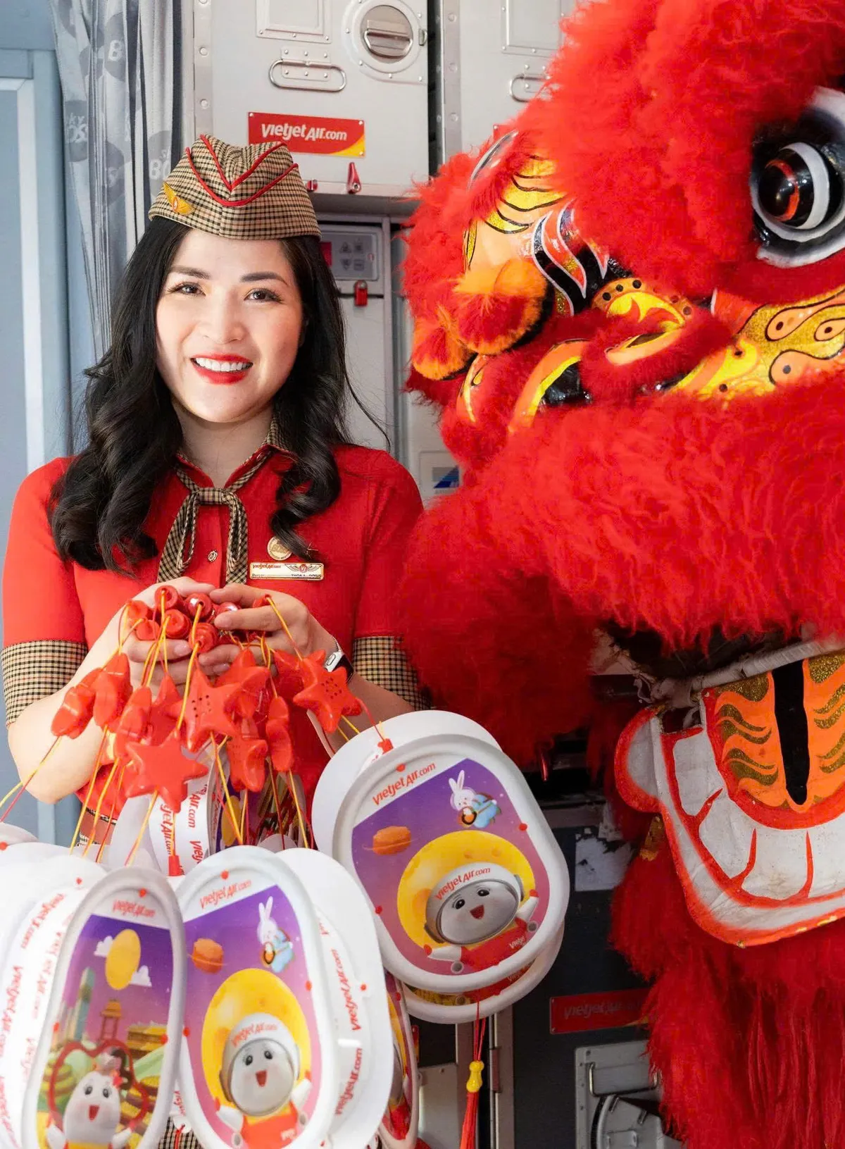 Trung thu 2025 - Cùng Vietjet lan toả yêu thương, phá cỗ trông trăng khắp muôn phương - Ảnh 2.
