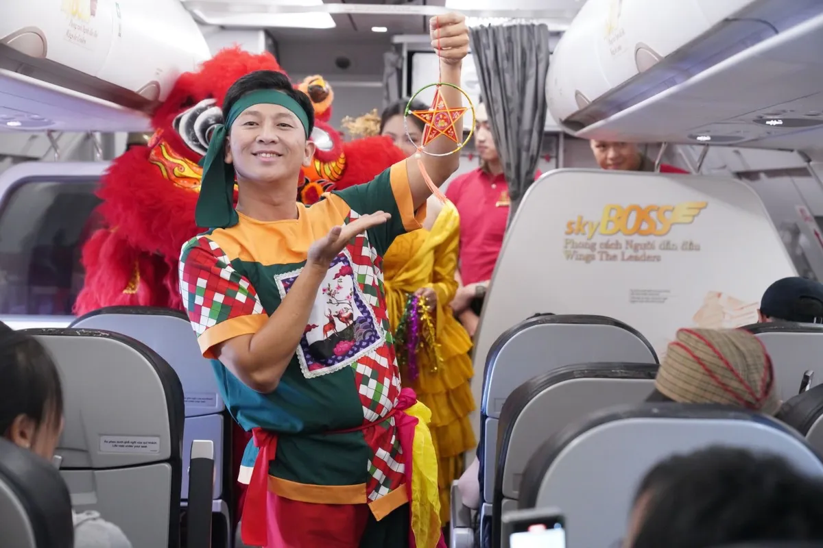 Trung thu 2025 - Cùng Vietjet lan toả yêu thương, phá cỗ trông trăng khắp muôn phương - Ảnh 6.