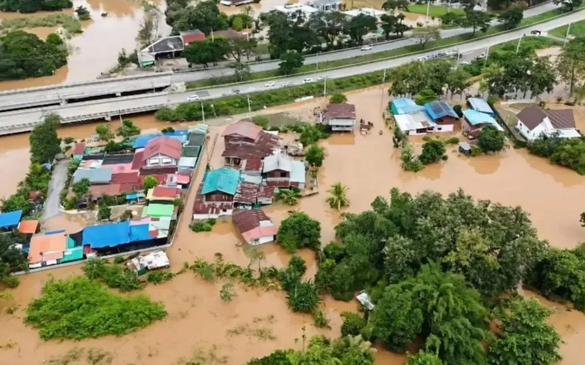 Tình trạng lũ lụt tại tỉnh Phetchabun ngày 1/10. (Ảnh: Bangkok Post) Tình trạng lũ lụt tại tỉnh Phetchabun ngày 1/10. (Ảnh: Bangkok Post)
