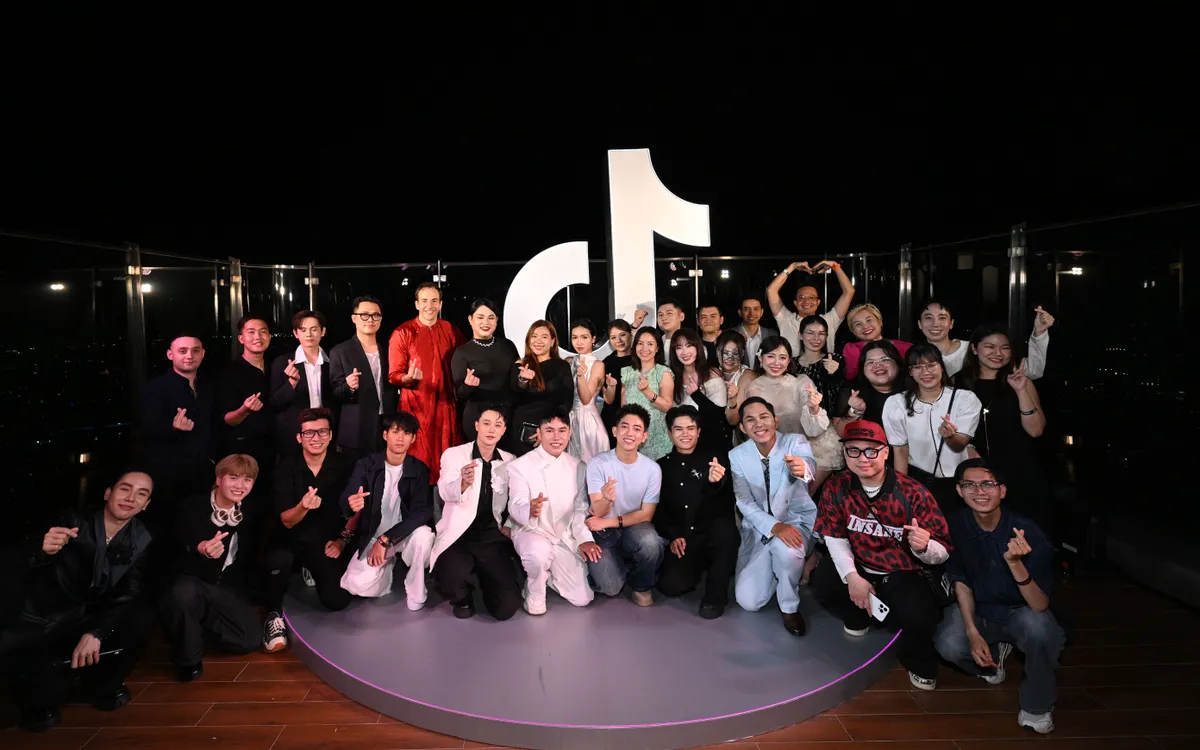 Các nhà sáng tạo nội dung quy tụ tại lễ công bố Tiktok Awards Việt Nam 2025. Các nhà sáng tạo nội dung quy tụ tại lễ công bố Tiktok Awards Việt Nam 2025.