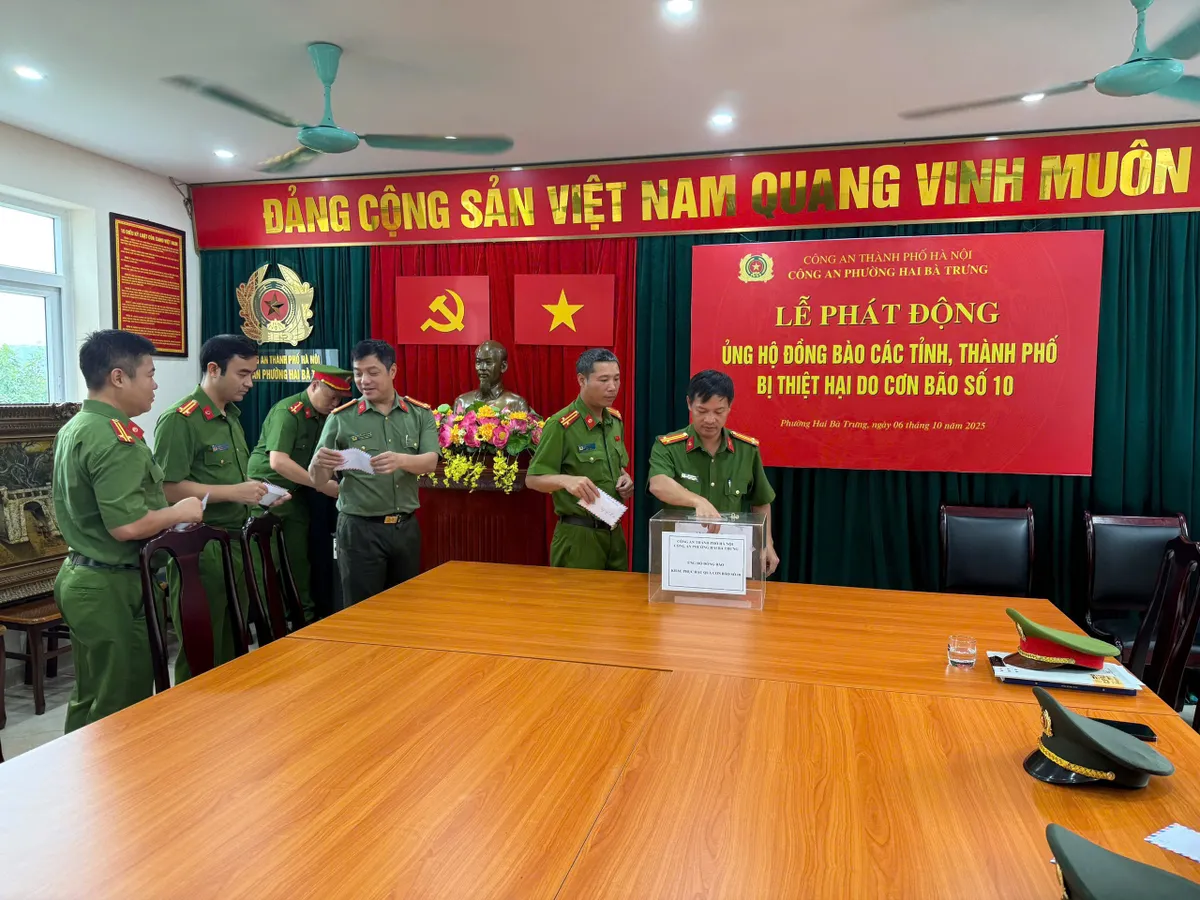 Công an Thủ đô chung tay hướng về đồng bào bị thiệt hại vùng bão số 10  - Ảnh 2.