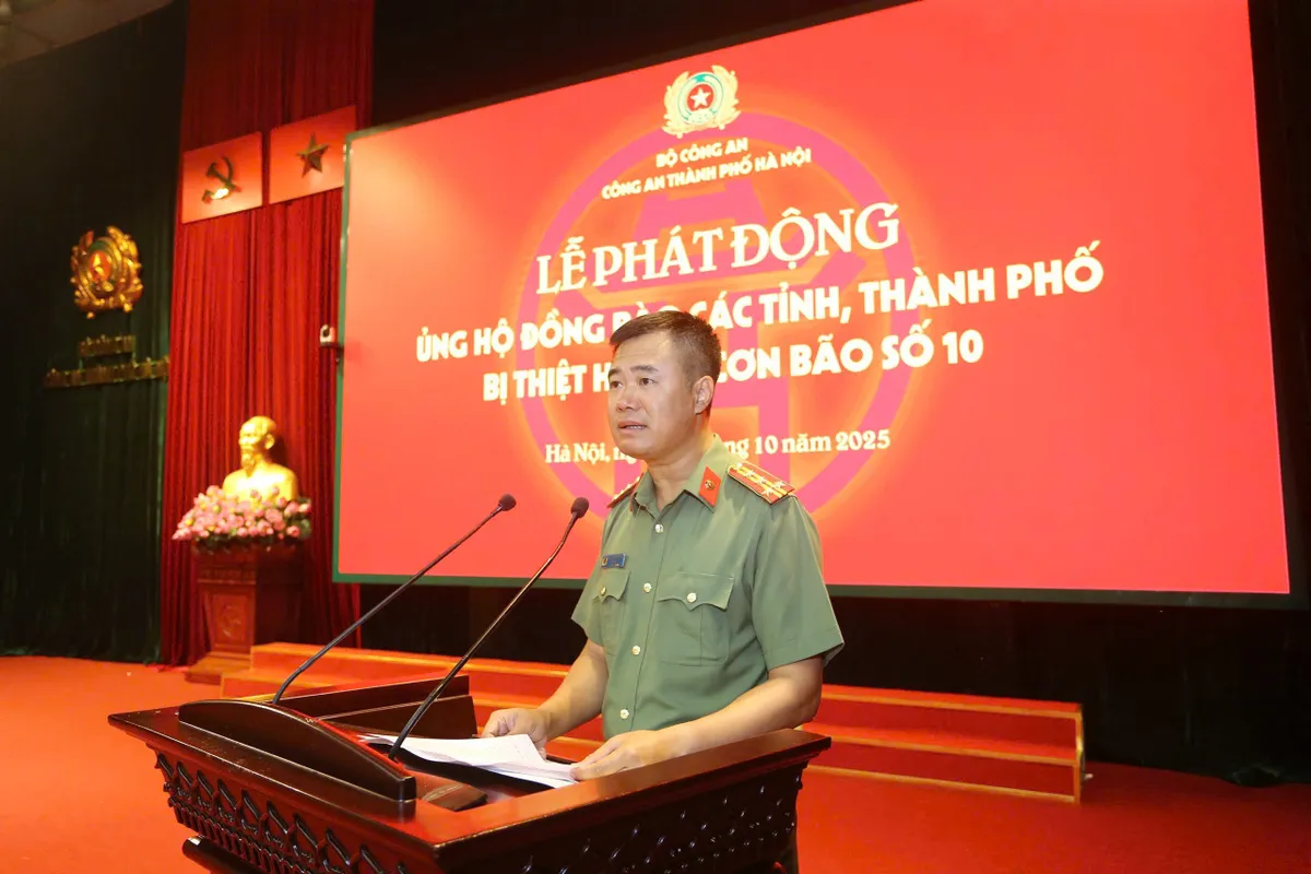 Công an Thủ đô chung tay hướng về đồng bào bị thiệt hại vùng bão số 10  - Ảnh 1.