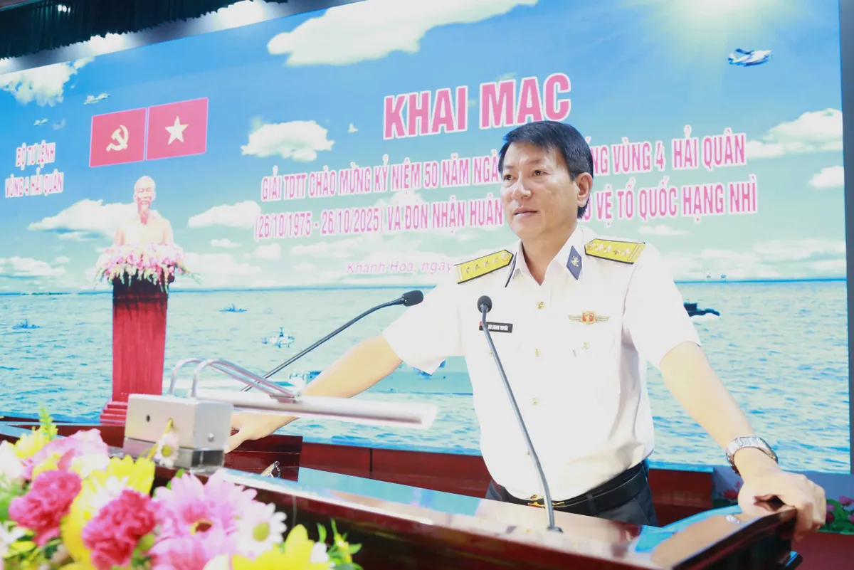 Vùng 4 Hải quân: Khai mạc giải thể dục thể thao chào mừng kỷ niệm 50 năm Ngày truyền thống  - Ảnh 1.