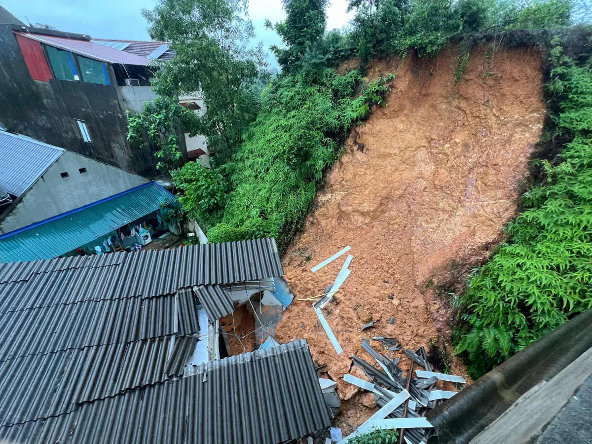 Thái Nguyên: Một nam sinh tử vong trong phòng trọ bị sạt lở đất - Ảnh 1.