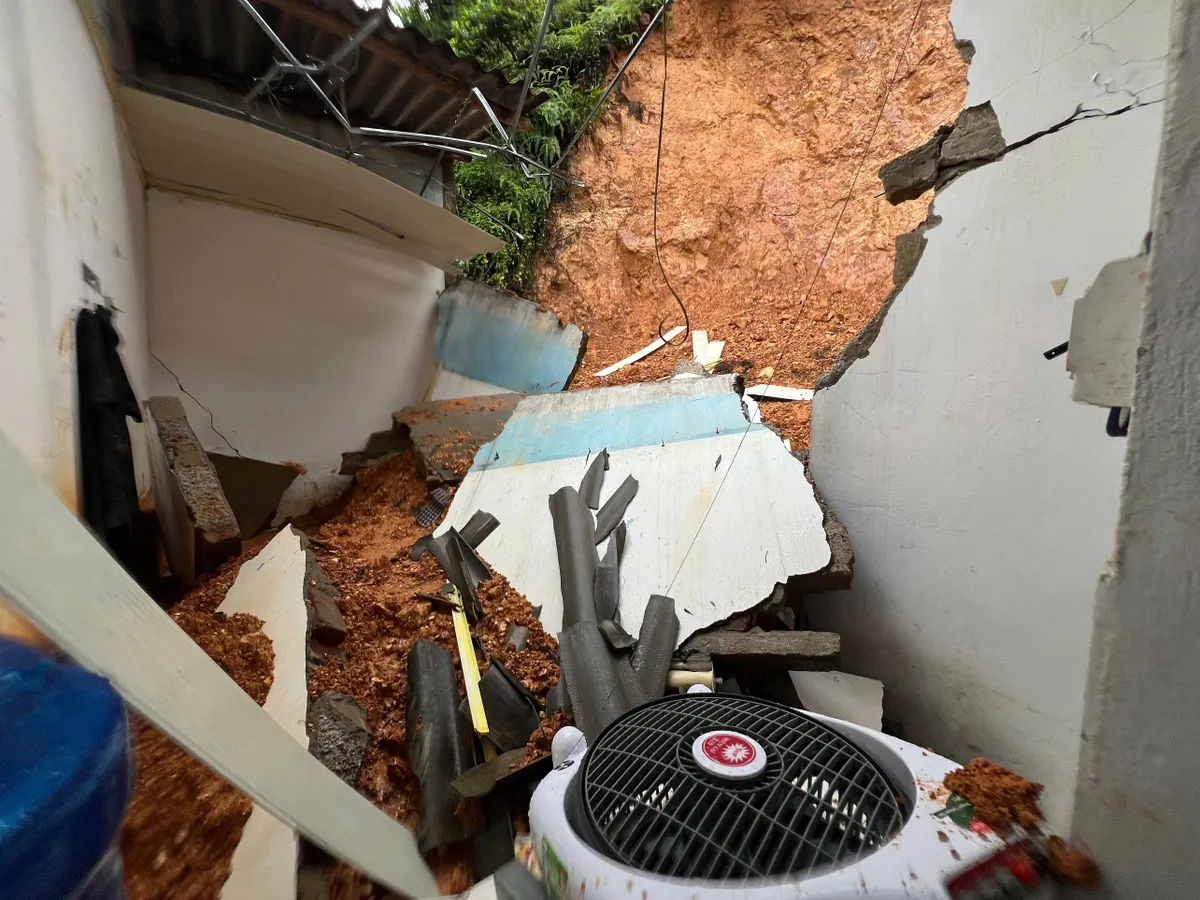 Thái Nguyên: Một nam sinh tử vong trong phòng trọ bị sạt lở đất - Ảnh 2.