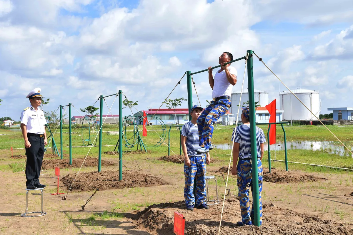 Vùng 5 Hải quân duy trì nghiêm nền nếp huấn luyện, sẵn sàng chiến đấu- Ảnh 4.