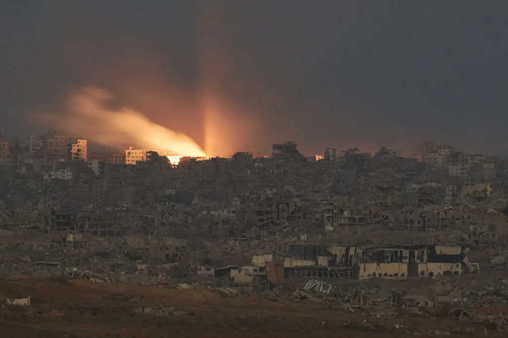 Hai năm xung đột ở Dải Gaza - Ảnh 1.