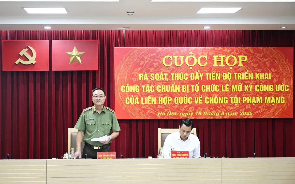 Thứ trưởng Bộ Công an Phạm Thế Tùng và Thứ trưởng Bộ Ngoại giao Đặng Hoàng Giang đồng chủ trì cuộc họp rà soát rà soát, thúc đẩy tiến độ triển khai công tác chuẩn bị tổ chức Lễ mở ký Công ước của Liên Hợp quốc về phòng chống tội phạm. Thứ trưởng Bộ Công an Phạm Thế Tùng và Thứ trưởng Bộ Ngoại giao Đặng Hoàng Giang đồng chủ trì cuộc họp rà soát rà soát, thúc đẩy tiến độ triển khai công tác chuẩn bị tổ chức Lễ mở ký Công ước của Liên Hợp quốc về phòng chống tội phạm.