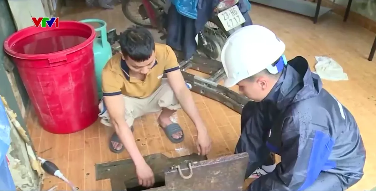 Tuyên Quang hỗ trợ nước sạch cho người dân sau lũ  - Ảnh 1.