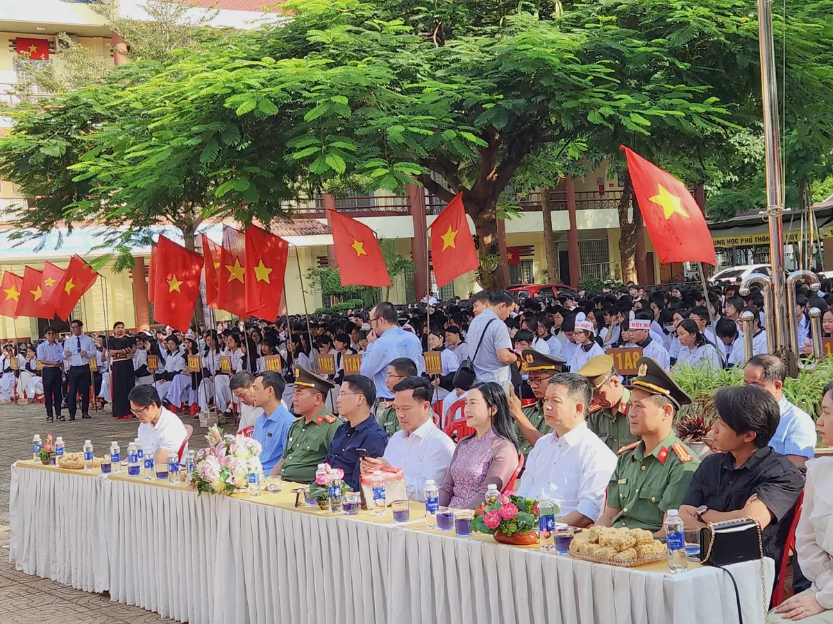Đắk Lắk: Triển khai chương trình "Cùng nhau an toàn trực tuyến" cho học sinh để tránh tình trạng bắt cóc online - Ảnh 1.