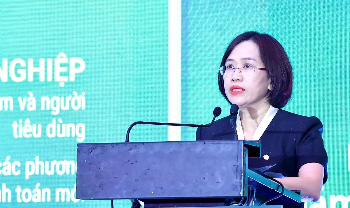 Phó Thống đốc: Không thể để "mua vé tàu hết 15.000 đồng mà phí xử lý giao dịch mất 1.000 đồng" - Ảnh 3.