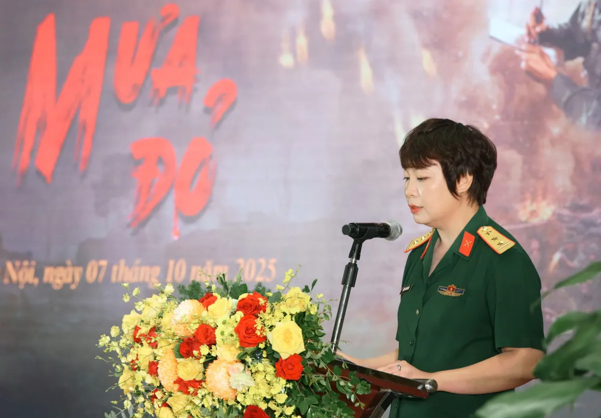 "Anh Tạ, O Hồng" cùng êkip Mưa đỏ nhìn lại hành trình khó quên - Ảnh 4.