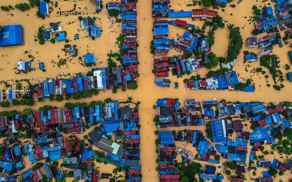 Lũ trên sông Cầu gây ngập lụt nặng nề tại Thái Nguyên. Ảnh: Trần Duy Tiệp Lũ trên sông Cầu gây ngập lụt nặng nề tại Thái Nguyên. Ảnh: Trần Duy Tiệp