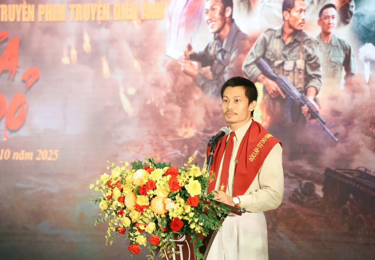 "Anh Tạ, O Hồng" cùng êkip Mưa đỏ nhìn lại hành trình khó quên - Ảnh 5.