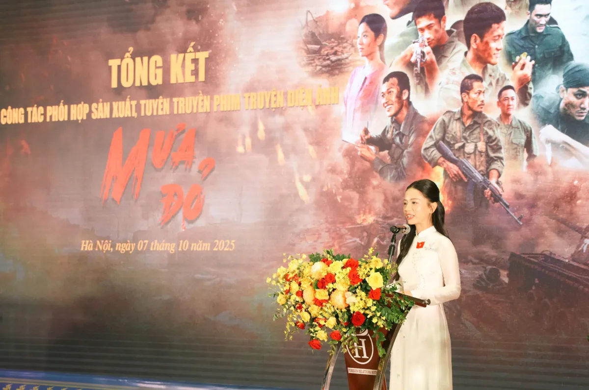 "Anh Tạ, O Hồng" cùng êkip Mưa đỏ nhìn lại hành trình khó quên - Ảnh 6.