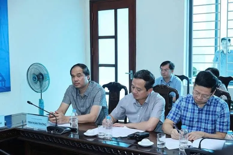 Thủ tướng Phạm Mình Chính chỉ đạo 9 nhiệm vụ cấp bách, quyết làm đường và đê sông Cầu tại Thái Nguyên - Ảnh 1.