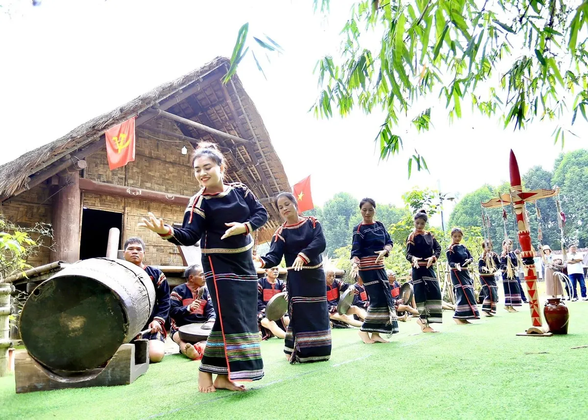 Khánh Hòa - Đắk Lắk: Hợp tác phát triển sản phẩm du lịch biển, rừng- Ảnh 1. Khánh Hòa - Đắk Lắk: Hợp tác phát triển sản phẩm du lịch biển, rừng- Ảnh 1.