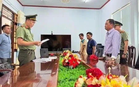 Bắt tạm giam đối tượng “Làm, tàng trữ, phát tán, tuyên truyền thông tin, tài liệu, vật phẩm nhằm chống Nhà nước" Bắt tạm giam đối tượng “Làm, tàng trữ, phát tán, tuyên truyền thông tin, tài liệu, vật phẩm nhằm chống Nhà nước"