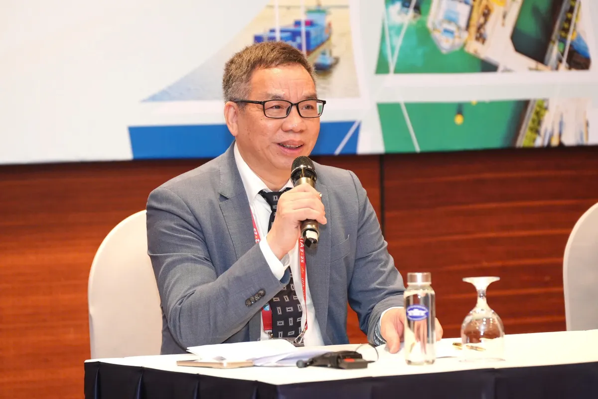 Việt Nam có tiềm năng trở thành trung tâm logistics mới của ASEAN - Ảnh 1.