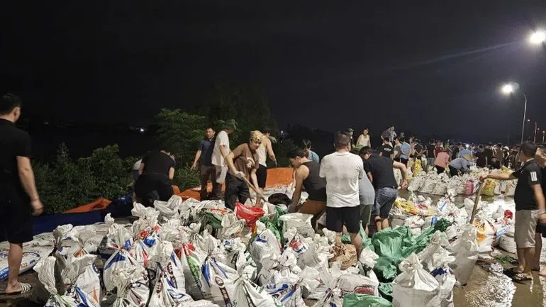 Bắc Ninh: Triển khai khẩn cấp chống tr&agrave;n đ&ecirc;  - Ảnh 6.