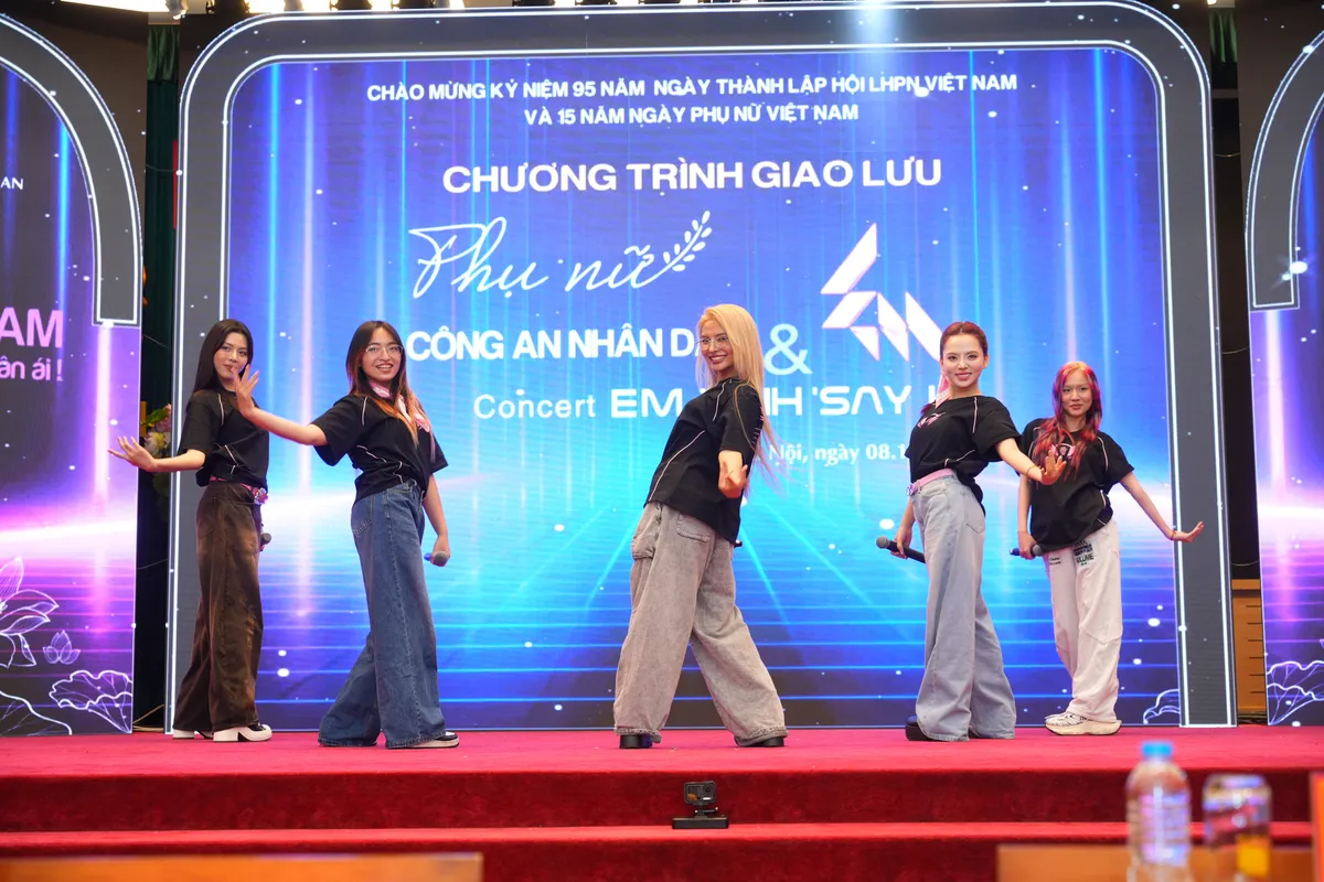 Kết nối sức mạnh phụ nữ Công an nhân dân, nghệ sĩ cộng đồng, lan tỏa yêu thương và bình yên cuộc sống - Ảnh 5.