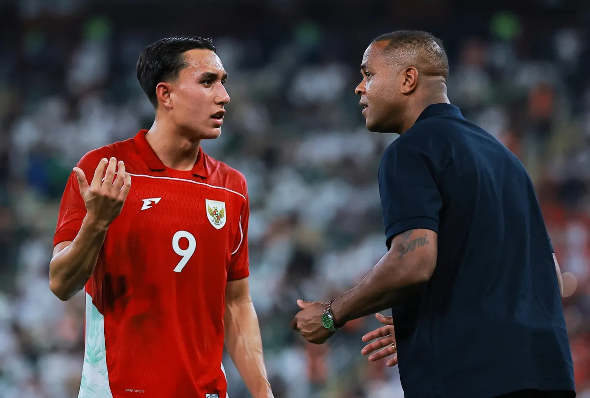 Kluivert l&ecirc;n d&acirc;y c&oacute;t tinh thần cho Indonesia, chỉ r&otilde; nhiệm vụ bắt buộc trước trận gặp Iraq- Ảnh 1.