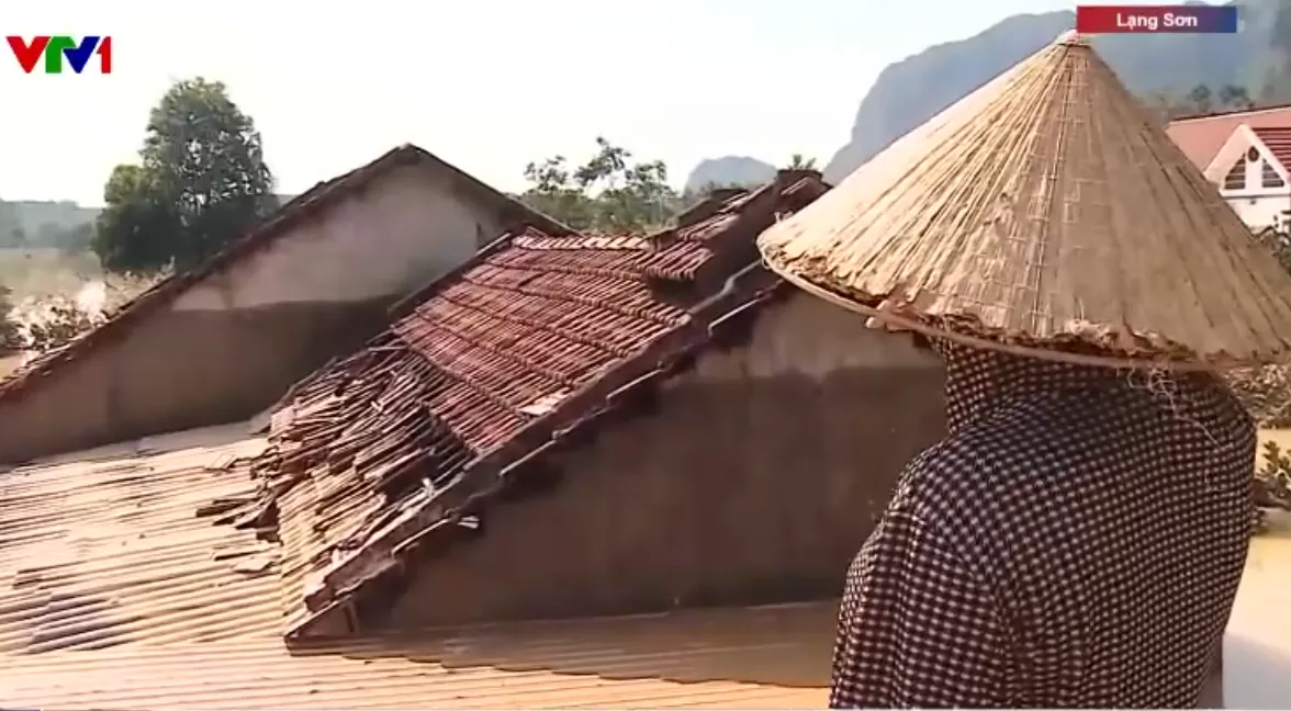 Hàng trăm tấn hàng cứu trợ tiếp tế cho người dân vùng lũ Lạng Sơn - Ảnh 2.