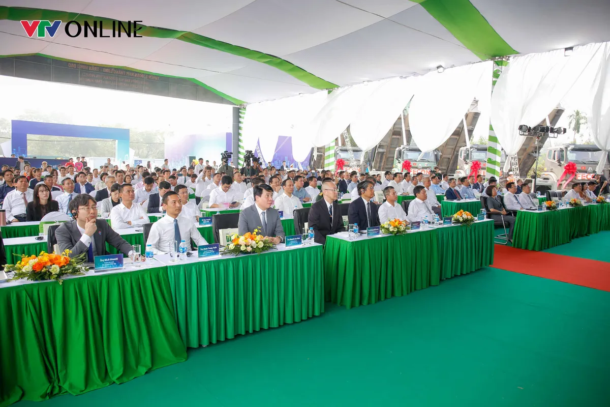 Hà Nội khởi công tuyến đường sắt đô thị số 2, đoạn Nam Thăng Long – Trần Hưng Đạo - Ảnh 1.