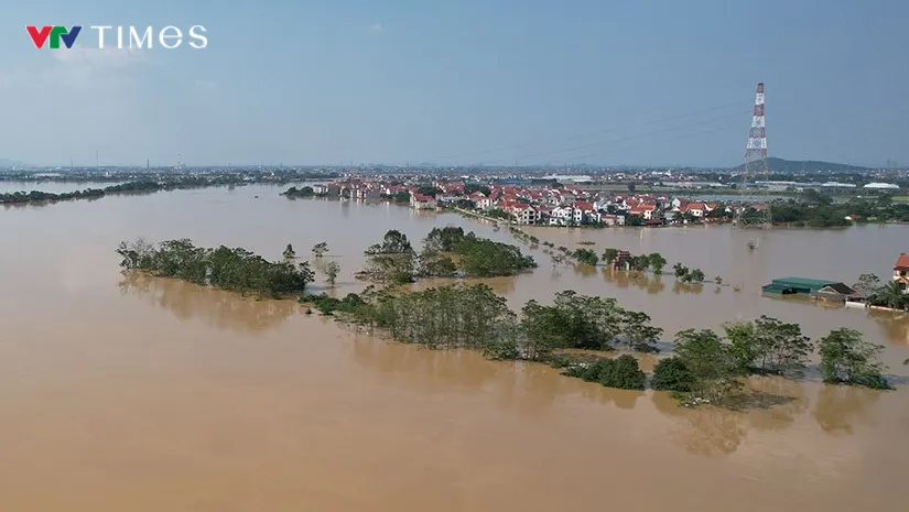 Hà Nội di dời khẩn cấp hơn 15.000 người dân Đa Phúc và Trung Giã trước sự cố đê Hữu Cầu  - Ảnh 8.