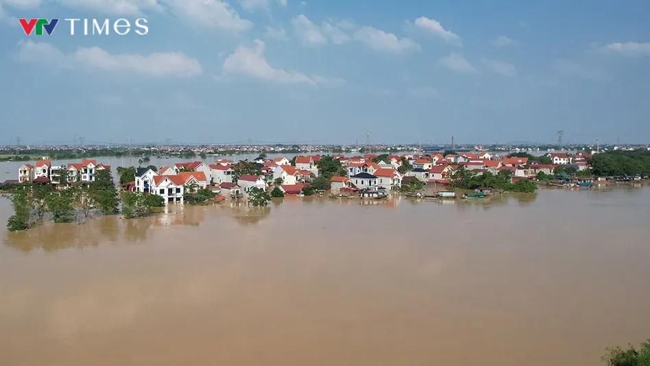 Hà Nội di dời khẩn cấp hơn 15.000 người dân Đa Phúc và Trung Giã trước sự cố đê Hữu Cầu  - Ảnh 7.