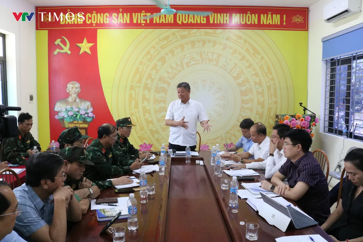 Hà Nội di dời khẩn cấp hơn 15.000 người dân Đa Phúc và Trung Giã trước sự cố đê Hữu Cầu  - Ảnh 6.