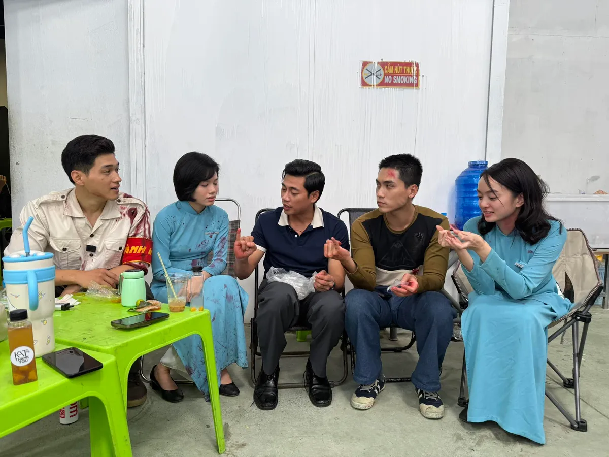 Trâm Anh, Ma Ran Đô tiết lộ cảnh quay bổ sung đặc biệt của “Tử chiến trên không” - Ảnh 2.